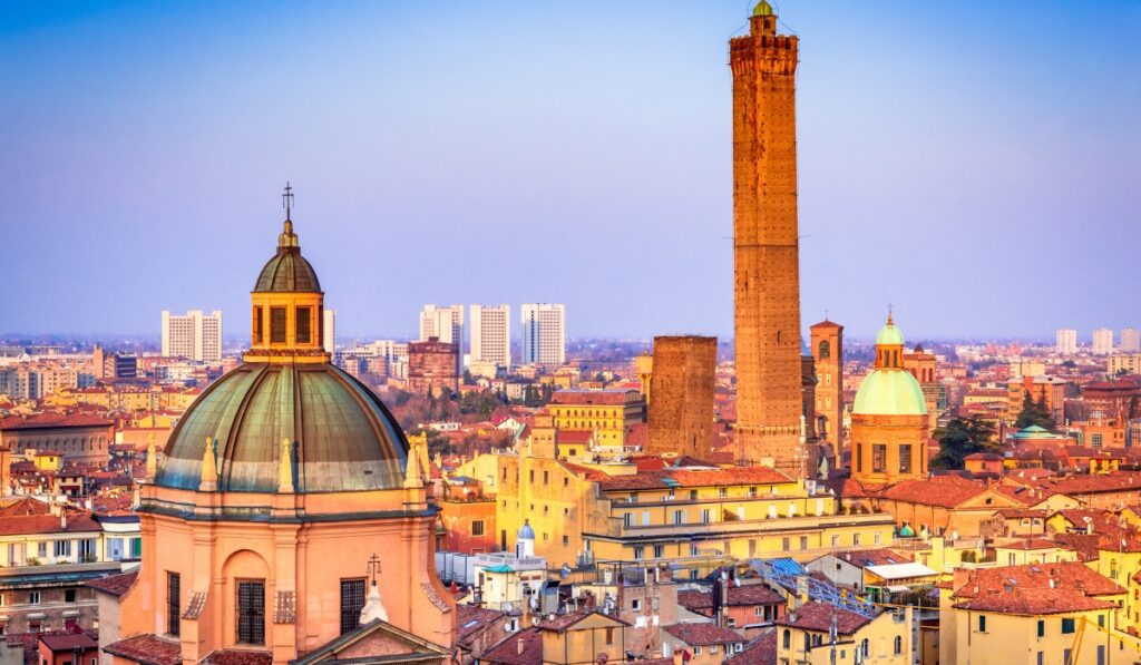 bus rental in Bologna