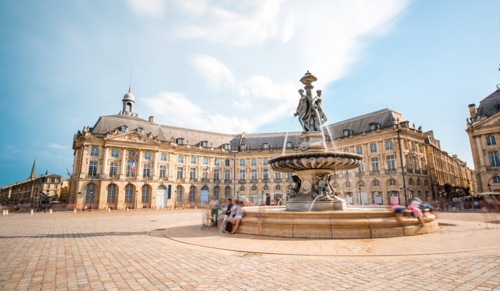 bus rental in Bordeaux