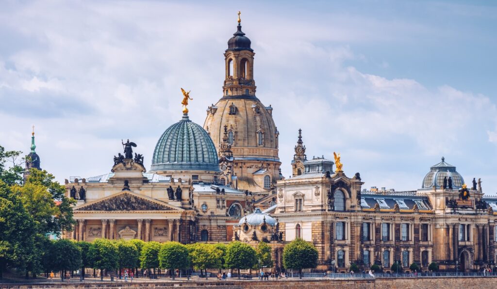 bus rental in Dresden