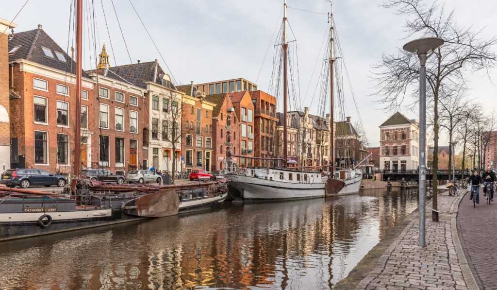 bus rental in Groningen