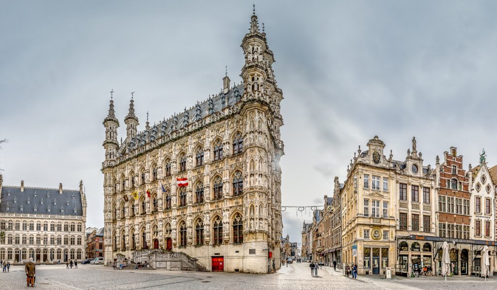 bus rental in Leuven