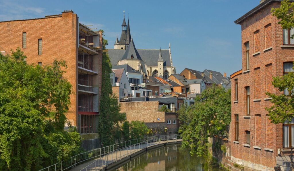bus rental in Mechelen