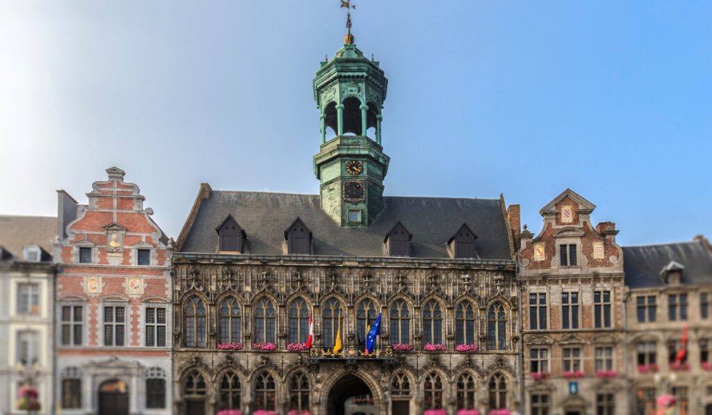 bus rental in Mons