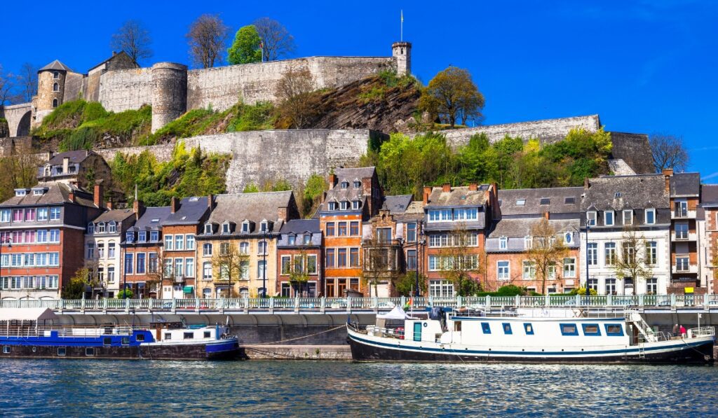bus rental in Namur
