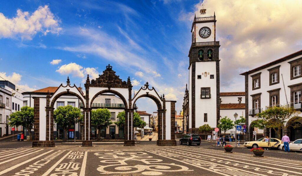 bus rental in Ponta Delgada
