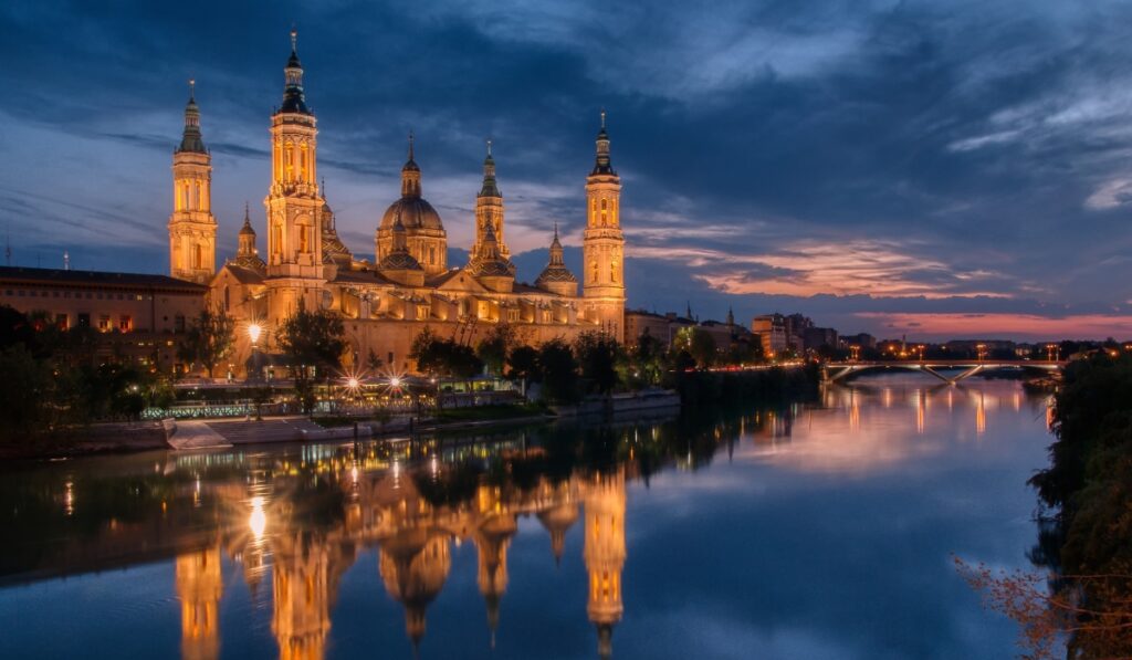 bus rental in Zaragoza