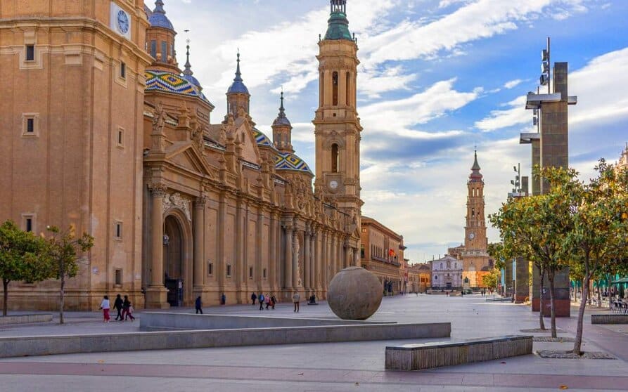 minibus rental in Zaragoza