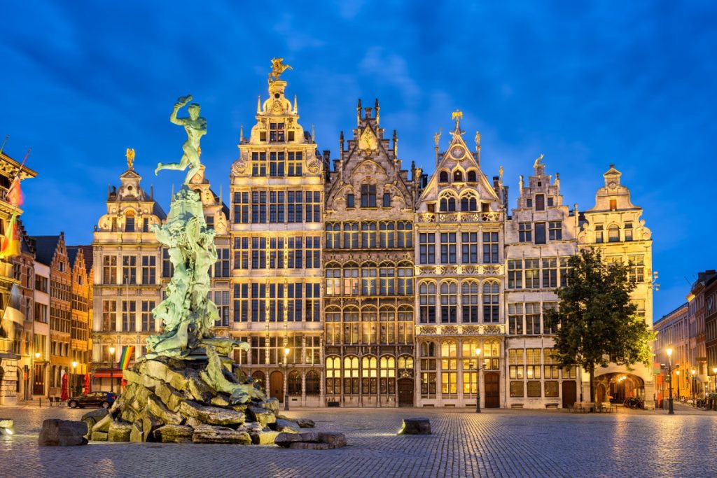minibus rental in Antwerp
