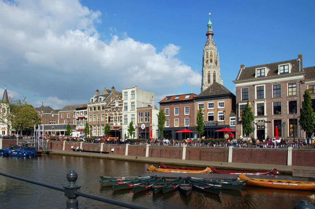 minibus rental in Breda