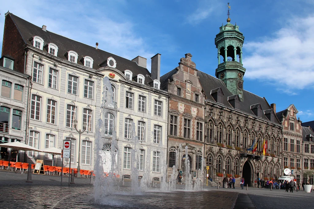 minibus rental in Mons
