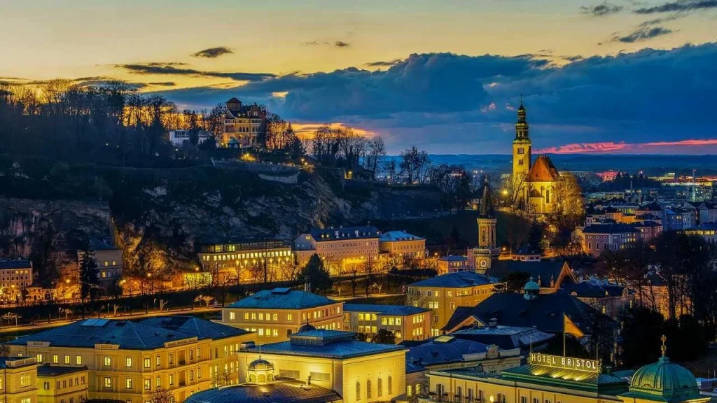 minibus rental in Salzburg