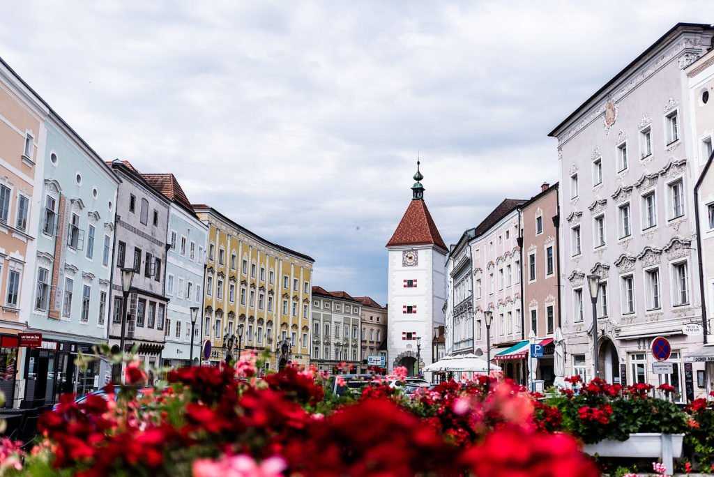 minibus rental in Wels