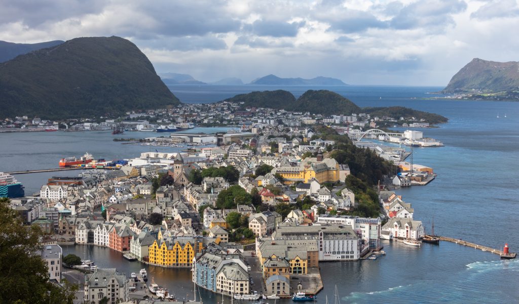 bus rental in alesund