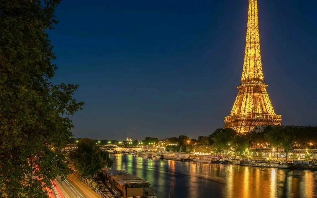 minibus rental in Paris